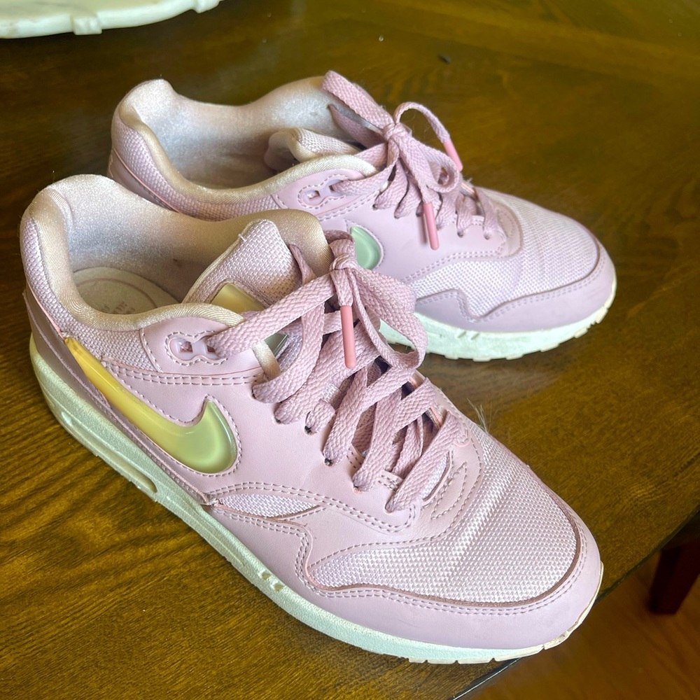 Nike air